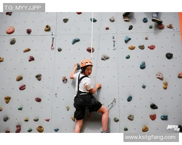 深圳足球队的耐力探秘：从训练到比赛的坚持与拼搏精神